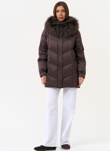 Женский пуховик с капюшоном из меха чернобурки