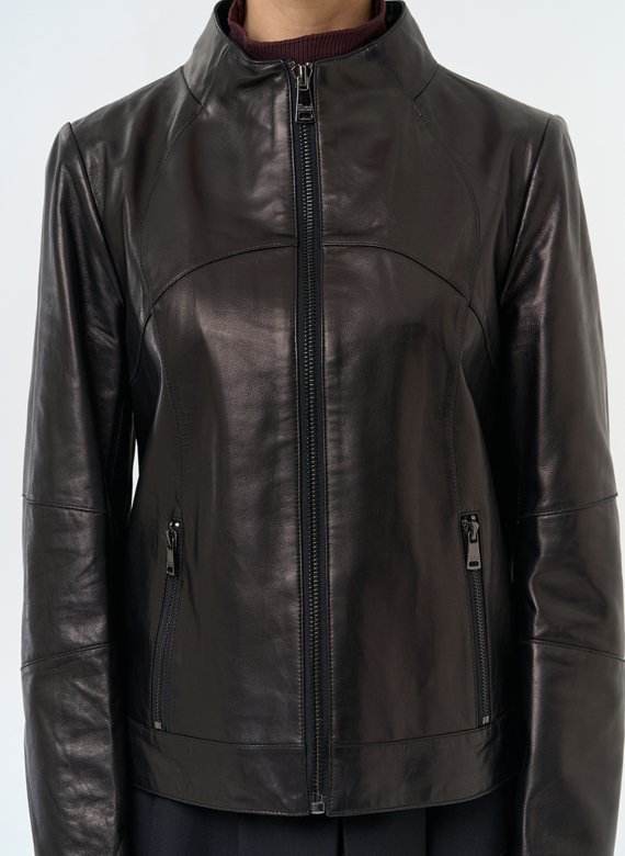 Женская куртка из натуральной кожи