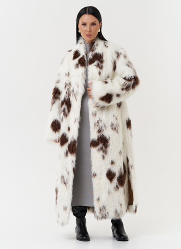 Пальто из эко меха с анималистичным принтом