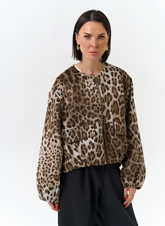 Женское укороченное пальто с анималистическим принтом