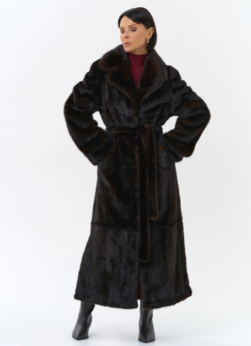 Длинная шуба из меха норки с английским воротником