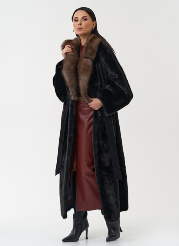 Норковая шуба с английским воротником из меха куницы