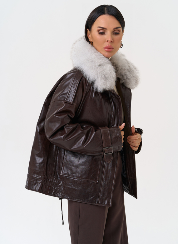 Короткий пуховик из натуральной кожи