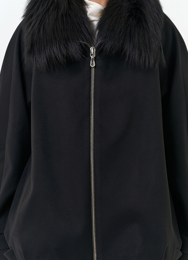 Женское укороченное пальто с отделкой из меха лисы модель № 32859 универмаг малина