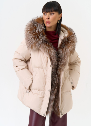 Женский пуховик с отделкой из натурального меха