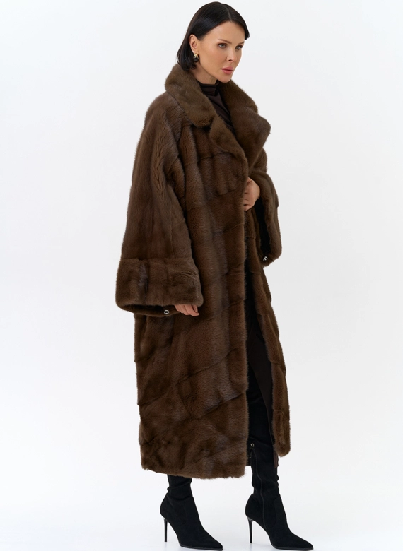 Шуба оверсайз с английским воротником