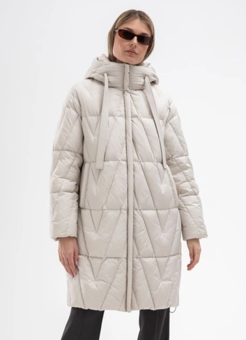 Женский светлый пуховик с капюшоном