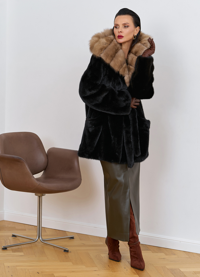 Норковая шуба с капюшоном из меха куницы модель № 30481 в кредит
