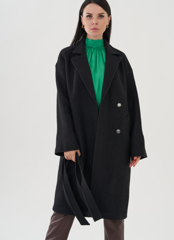 Женское пальто с английским воротником черного цвета 