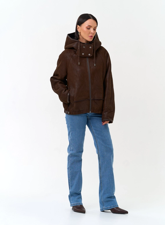 Женская дубленка из натурального меха с капюшоном