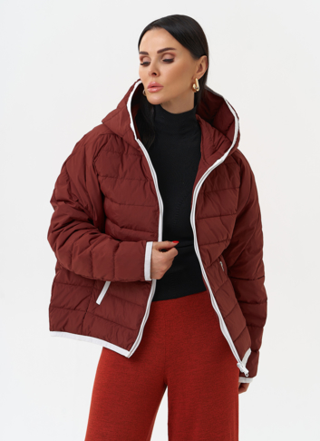 Женская утепленная куртка в бордовом цвете