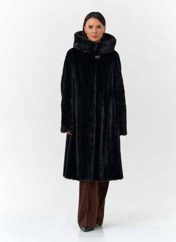 Шуба из меха норки с капюшоном