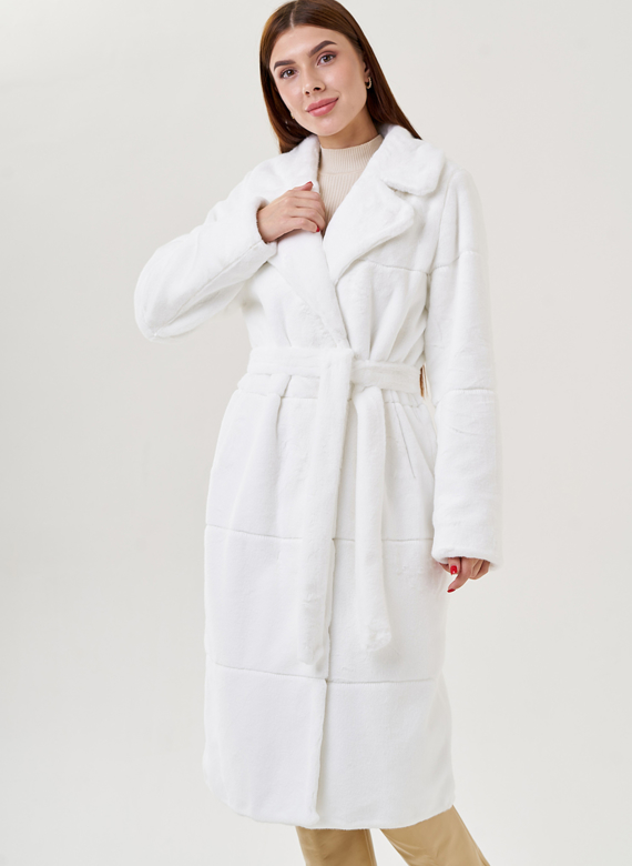Белое пальто из эко меха