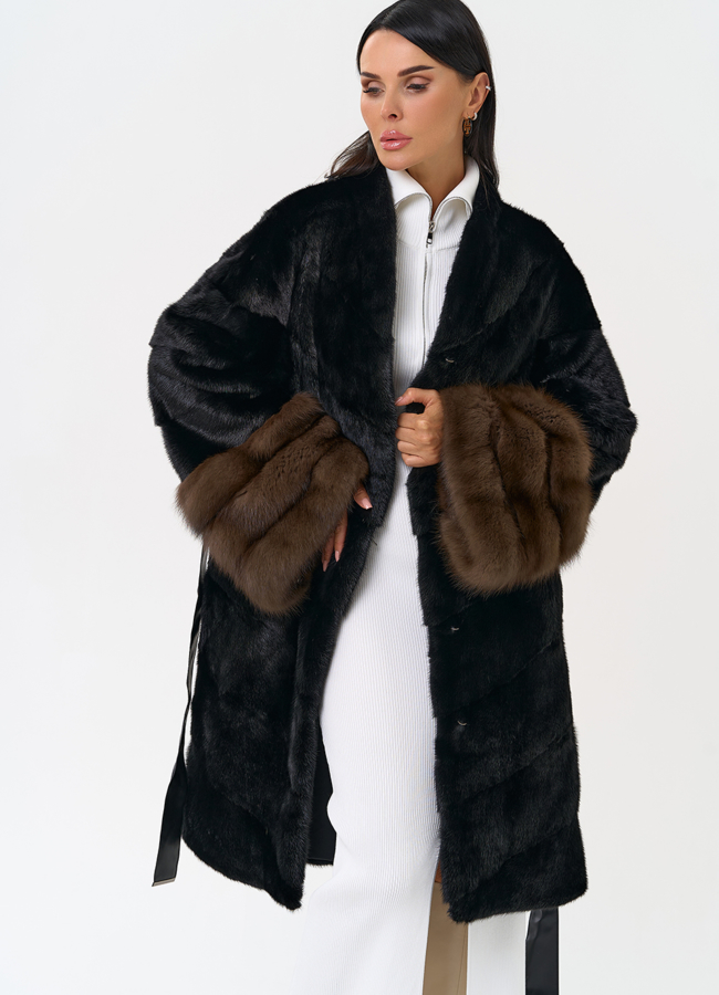 Норковая шуба с манжетами из меха куницы модель № 31200 универмаг малина