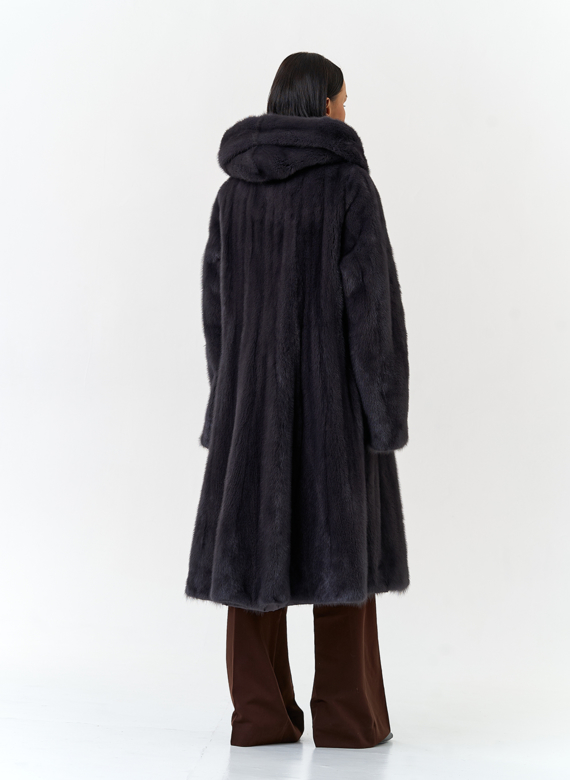 Шуба из меха норки с капюшоном
