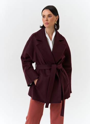 Женское укороченное пальто с английским воротником