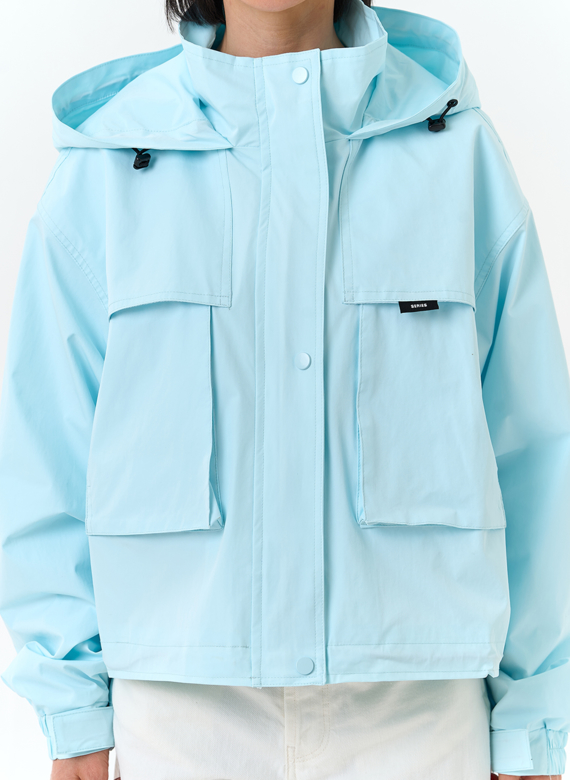 Женская ветровка с капюшоном