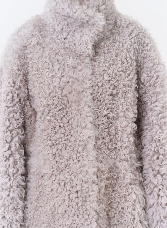 Женская двухсторонняя дубленка с воротником стойкой