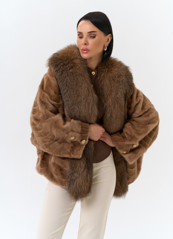 Шуба из норки с отделкой из меха лисы Шуба из норки с отделкой из меха лисы