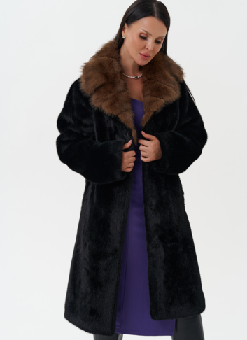 Шуба из эко меха с отделкой из искусственной куницы