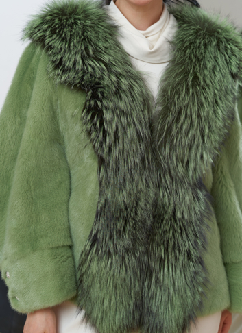 Короткая шуба из норки с мехом из чернобурки