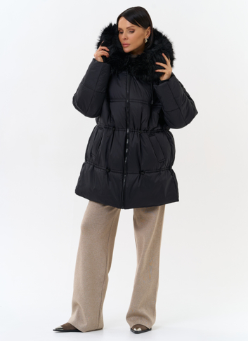 Женский пуховик с отделкой из искусственного меха
