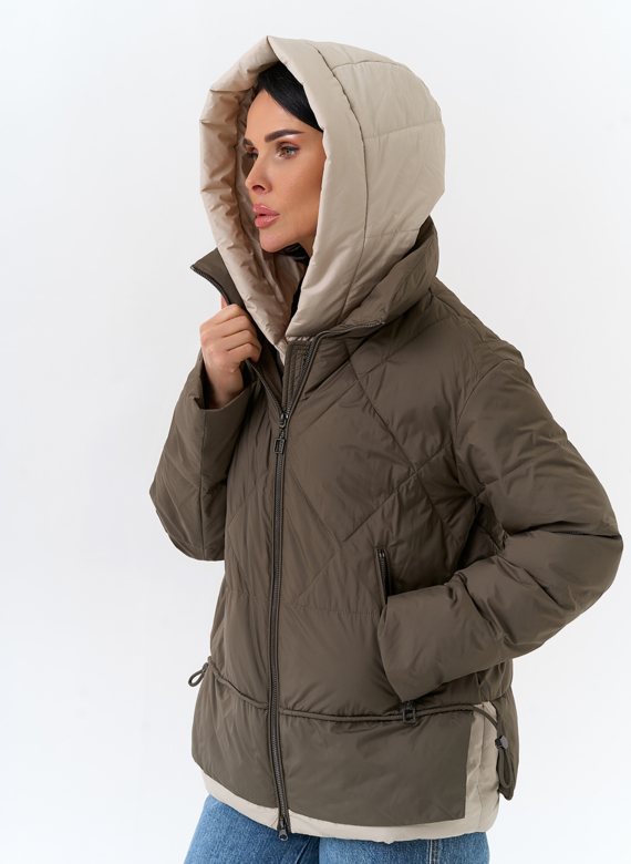 Женская куртка с контрастным капюшоном