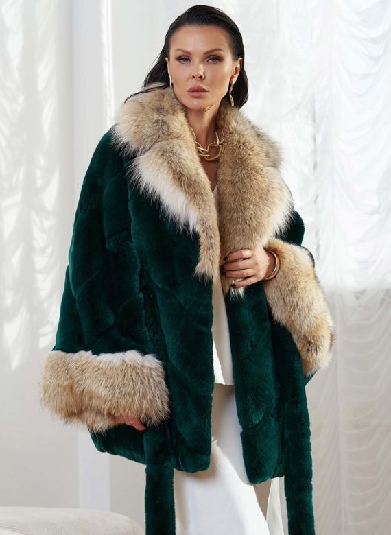 Шуба из кролика с отделкой из меха койота