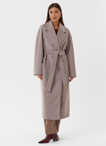 Светлое пальто с английским воротником